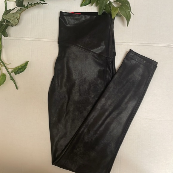 SPANX -Faux Leather Leggings - Picture 5 of 5